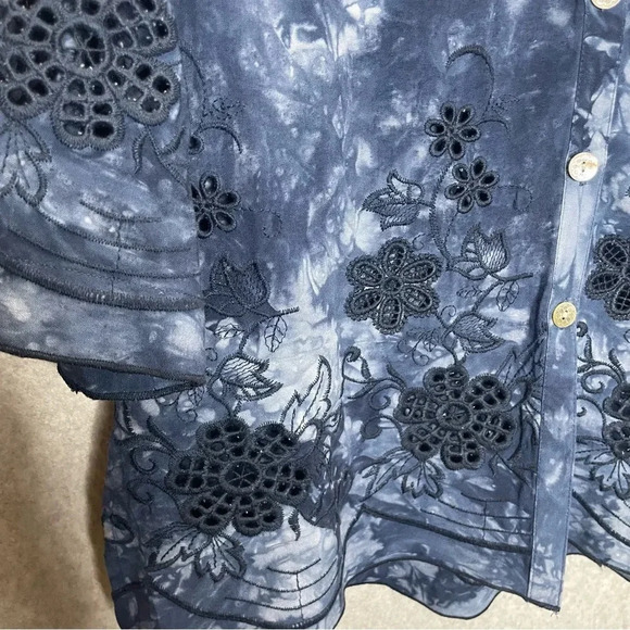 John•Mark Tie Dye Print Floral Embroidered 3/4 Sleeve Button Front Tunic Top - Picture 4 of 8